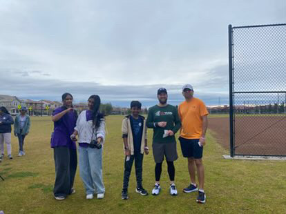 UsTogether community members at a 5K event
